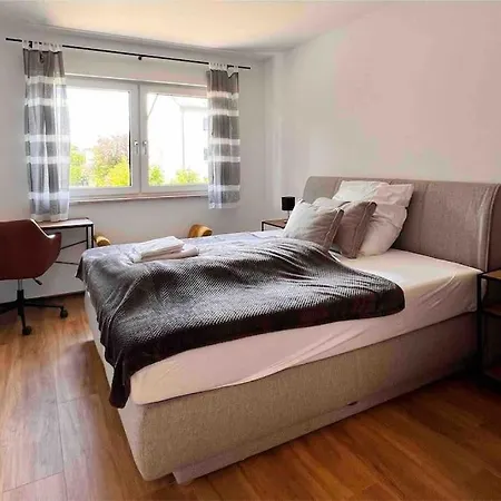 Viel Platz In Fuer Freunde Und Familie